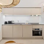 Apartamento Elegant 1br Retreat In Peaceful Grund *