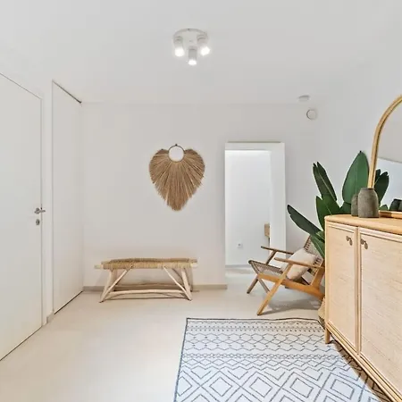 Elegant 1br Retreat In Peaceful Grund Lejlighed *