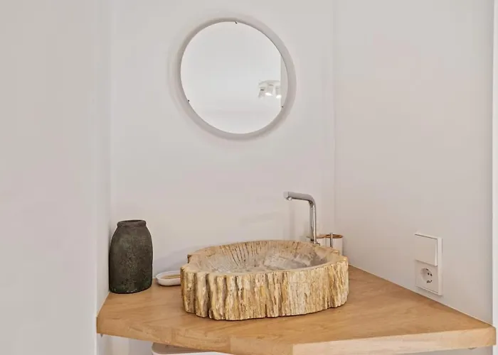 Elegant 1br Retreat In Peaceful Grund