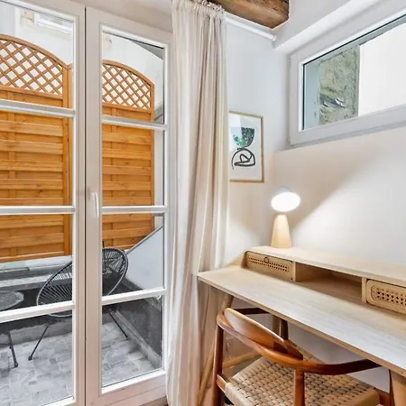 Elegant 1br Retreat In Peaceful Grund Luxemburg