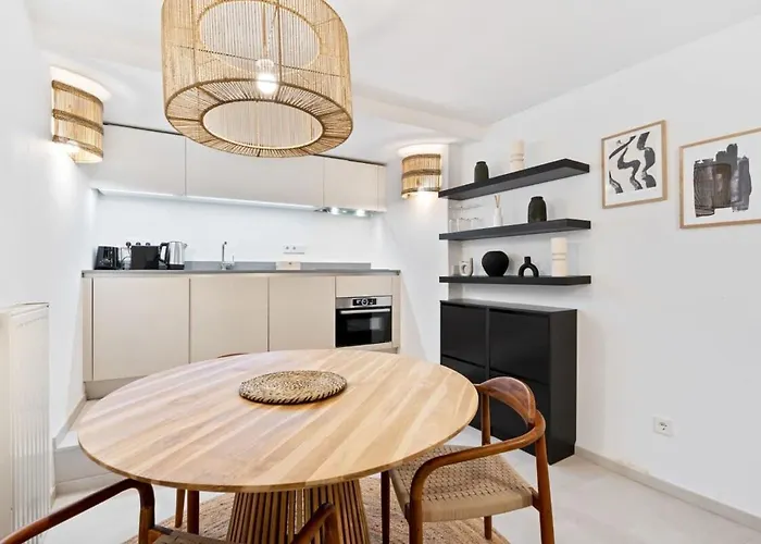 شقة Elegant 1br Retreat In Peaceful Grund