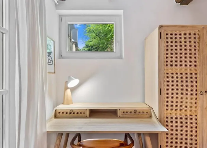 Elegant 1br Retreat In Peaceful Grund شقة