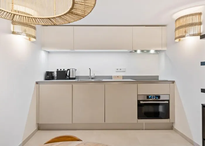 شقة Elegant 1br Retreat In Peaceful Grund *