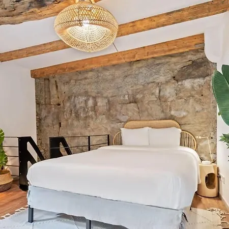 Elegant 1br Retreat In Peaceful Grund Apartament *